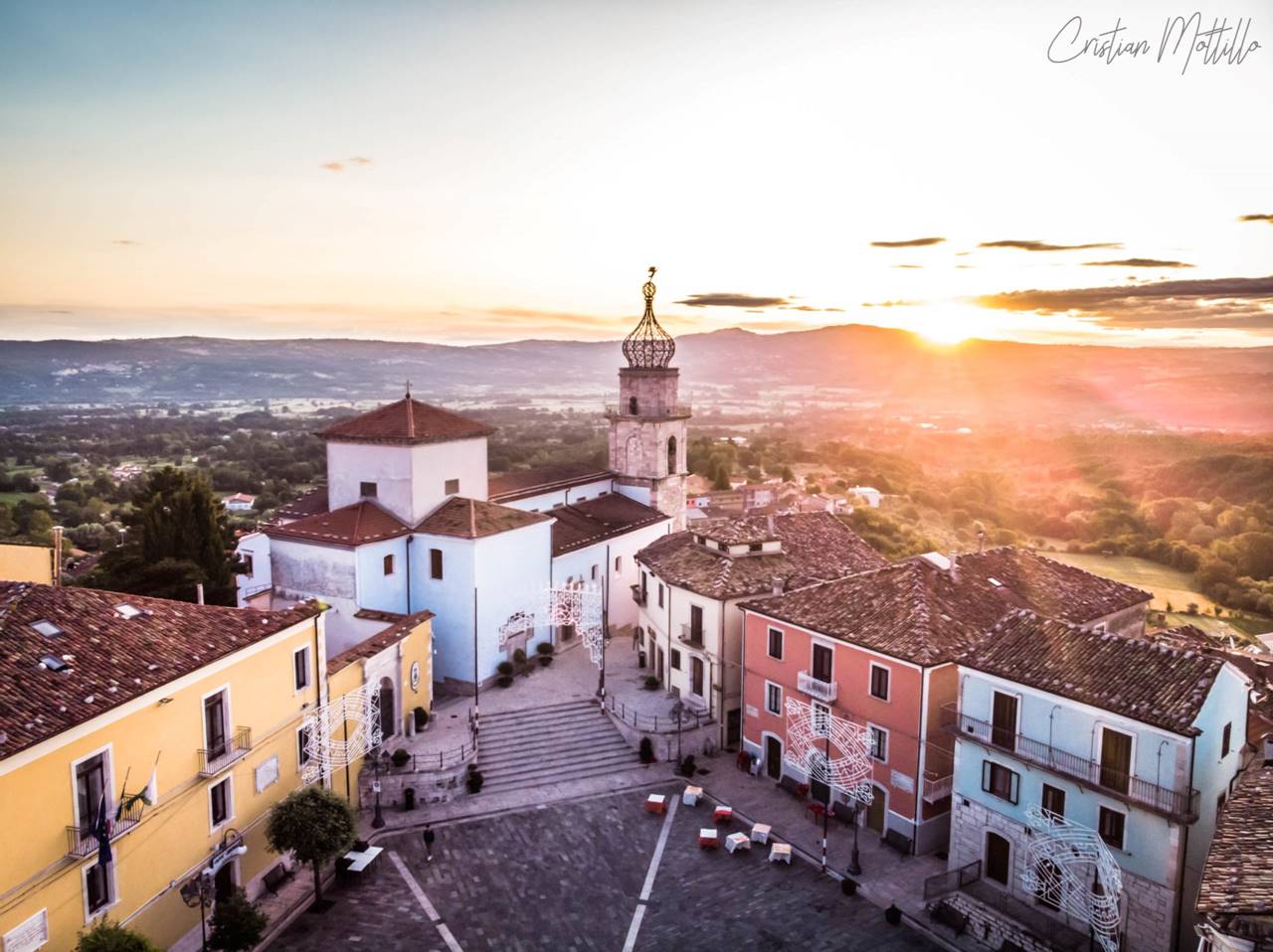 Alba-piazza-scaled - comune sepino.jpg