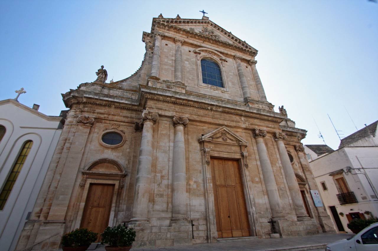 Locorotondo,_Chiesa_Madre_di_San_Giorgio_Martire_-_panoramio.jpg